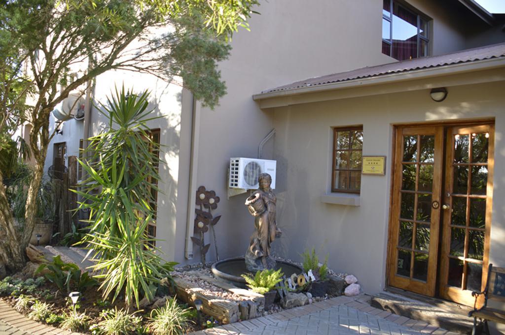 Two Bells Guest House Bloemfontein Exterior photo