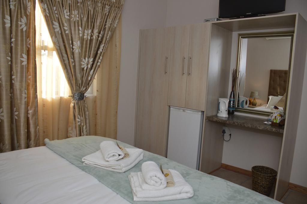 Two Bells Guest House Bloemfontein Room photo